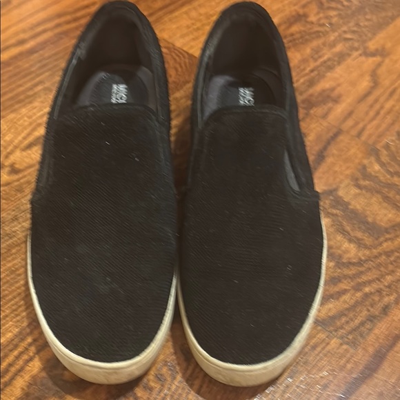 Sleek Black Men's Slip-On Loafers - Picture 1 of 2